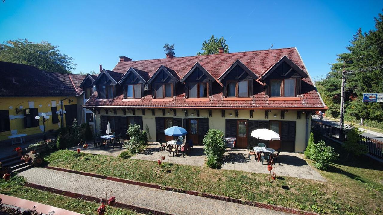 Harmonia Apartmanhaz Balatonlelle Exterior photo