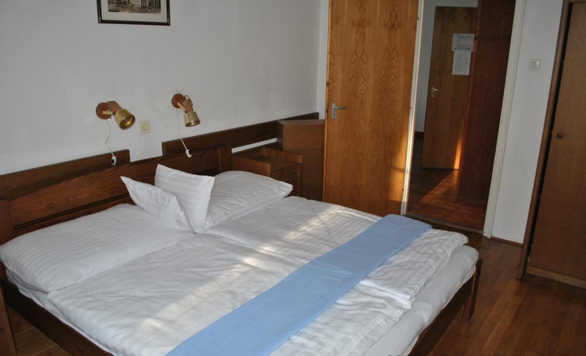 Harmonia Apartmanhaz Balatonlelle Room photo