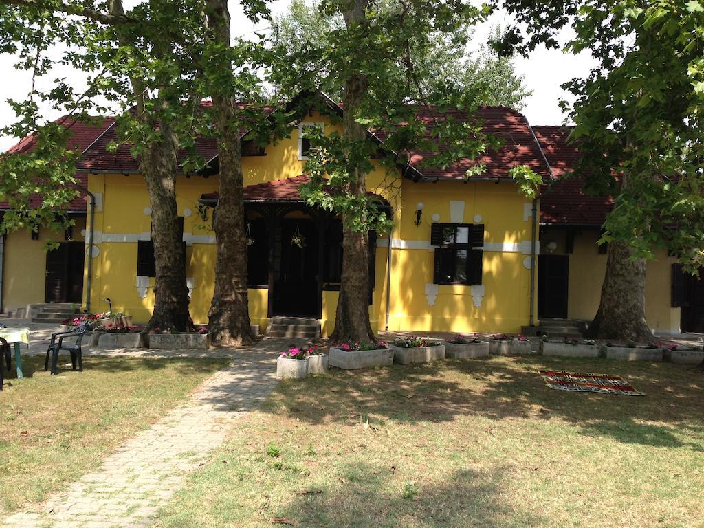 Harmonia Apartmanhaz Balatonlelle Exterior photo