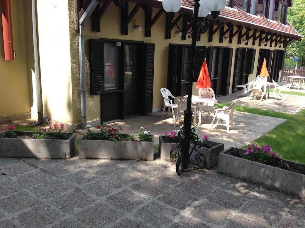 Harmonia Apartmanhaz Balatonlelle Exterior photo